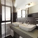 Hotel Der Valk Theaterhotel De Oranjerie 4*
