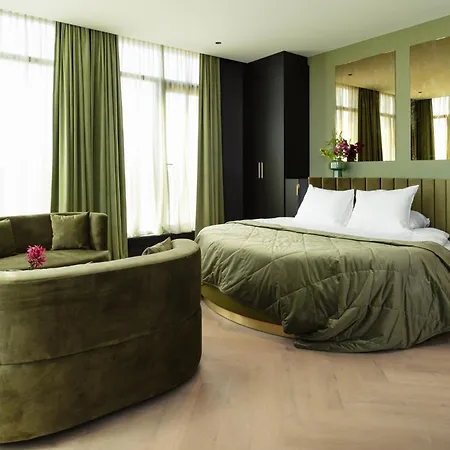 Отель Der Valk Theaterhotel De Oranjerie