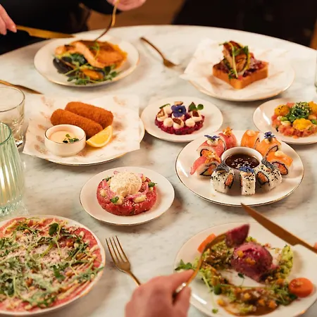 Hotel Der Valk Theaterhotel De Oranjerie 4*