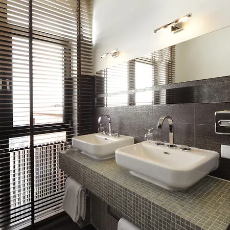 Hotel Der Valk Theaterhotel De Oranjerie 4*