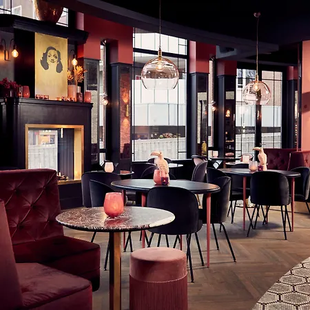 Отель Der Valk Theaterhotel De Oranjerie 4*