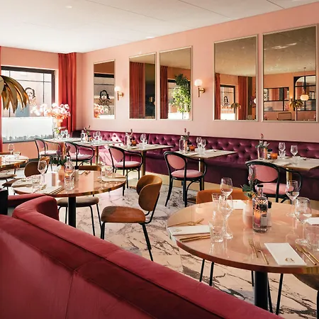 Hotel Der Valk Theaterhotel De Oranjerie 4*