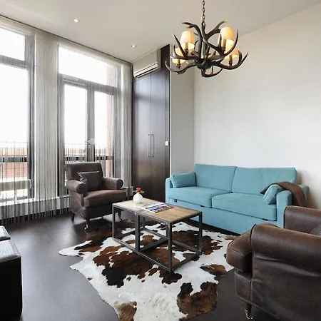Отель Der Valk Theaterhotel De Oranjerie 4*