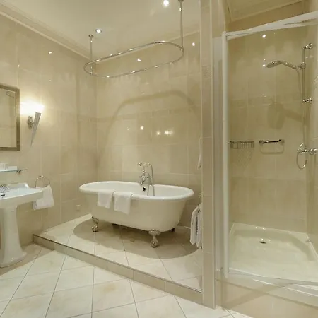 Der Valk Theaterhotel De Oranjerie 4* Рурмонд