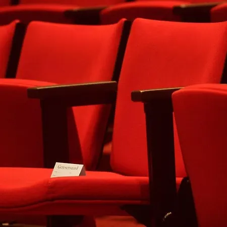 Der Valk Theaterhotel De Oranjerie Отель Рурмонд
