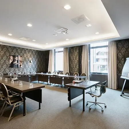 Der Valk Theaterhotel De Oranjerie Отель 4*