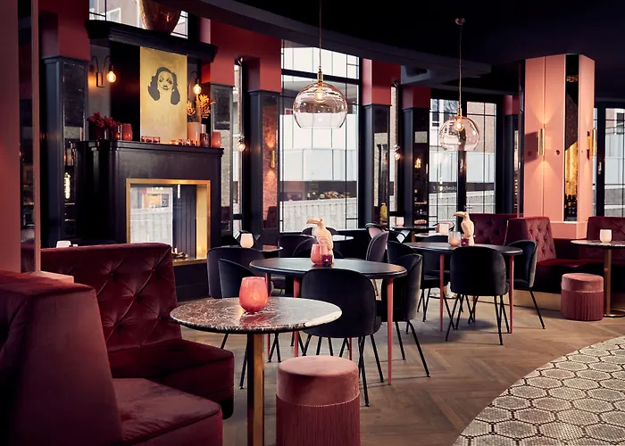 Hotel Der Valk Theaterhotel De Oranjerie 4*